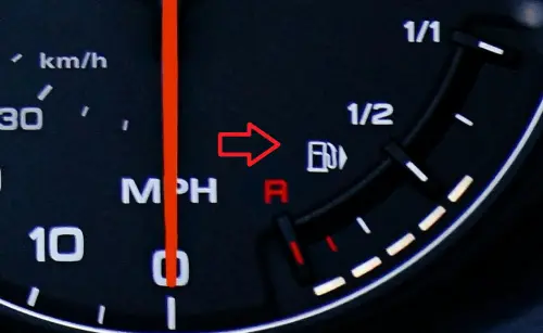 汽車油表「小箭頭」用途曝光！發明者沒申請專利　一念頭造福全球
