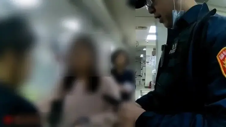 「周星馳」送鑽戒？女老師欲匯15萬關稅領禮物　警銀聯手保荷包