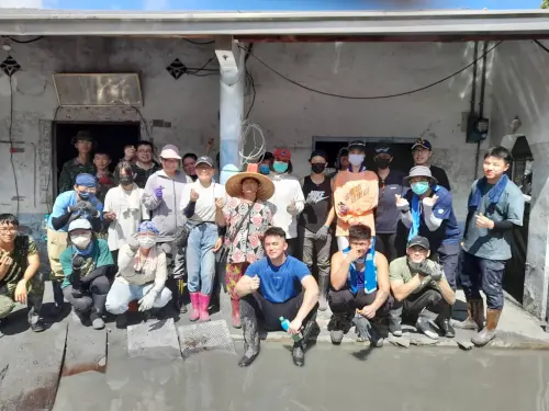 ▲洪美仁感謝鏟子超人協助她重建家園。（圖／洪美仁提供）