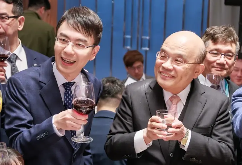 ▲民進黨將徵召有「牙醫界劉寶傑」外號的新北市牙醫師公會理事長溫世政參選南投縣長。（圖／翻攝世樺牙科診所臉書，2026.01.07）