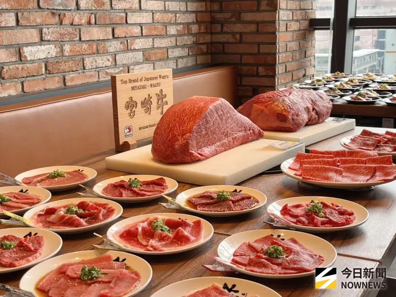    ▲菜單固定4大價格，399元、299元、199元與99元等。（圖／記者張乃文攝）  