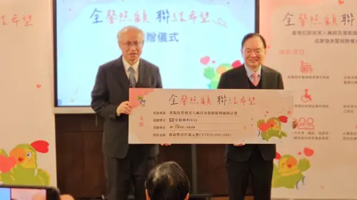 ▲犯保協會董事長張斗輝（左）表示，全聯的企業核心價值「從心出發，實現美好生活」，與犯保協會的宗旨「撫平傷痛、重建生活」高度契合，也讓這項輔具補助計畫更具有意義。（圖／記者劉松霖攝）