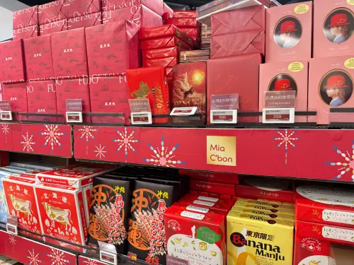 ▲業者回顧顧客對禮盒喜愛的熱購排行，依序為進口水果禮盒、日本進口零食/伴手禮