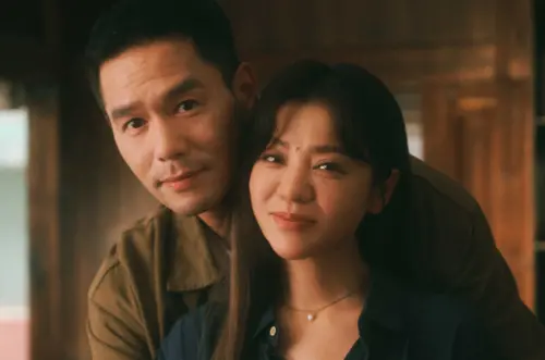 丁春誠見面2次就和丁噹熱吻！現場直接求婚　歌后害羞反應曝光
