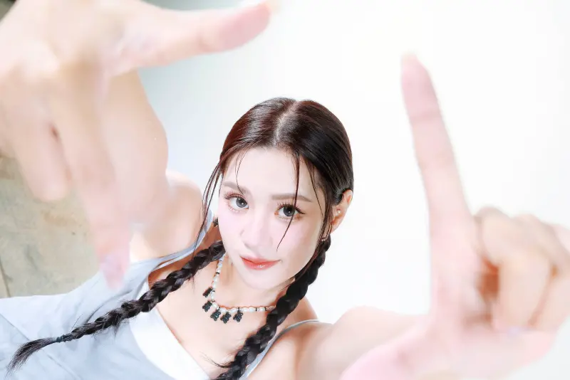 ▲啦啦隊女神林沁（如圖）開啟歌手身分，1月16日她生日當天將舉辦寵粉生日派對，還有獨家七件禮物，需事先報名獲得。（圖／首湛創意提供）