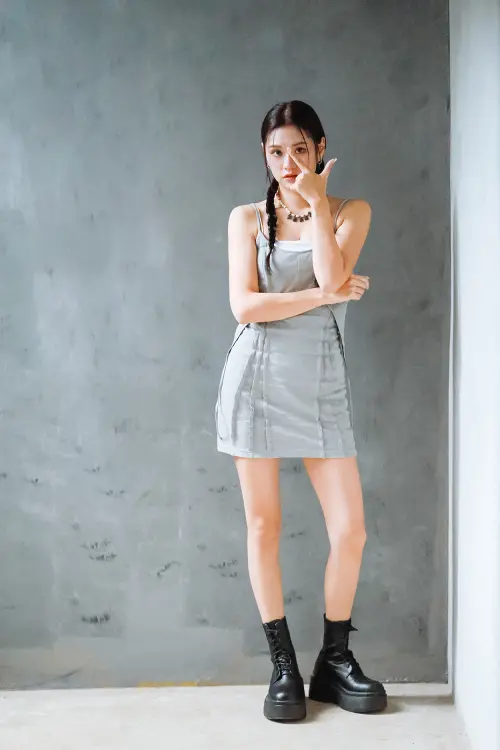 ▲林沁（如圖）新歌〈數到七〉和她的暱稱沁沁有諧音哏。（圖／首湛創意提供）