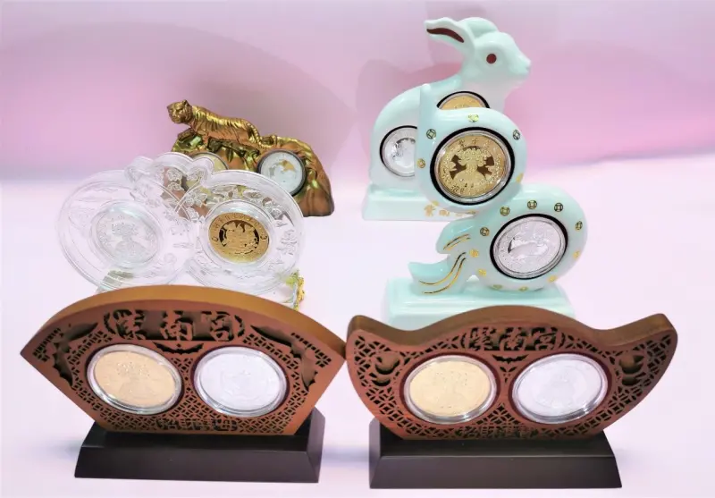 ▲每次新年到來，各大宮廟再度湧現領取新年錢母的排隊人潮，命理師楊登嵙就提醒，舊錢母千萬別亂擺或轉賣，否則很可能影響到運勢。（圖／台中市名門命理教育協會理事長楊登嵙提供）