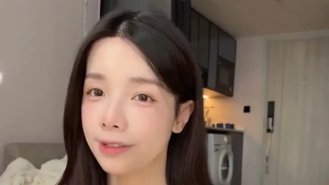 ▲跨性別網紅愛里分享自身兵役經驗，透露即使完成變性手術，仍須依法體檢並接受軍方精神科複檢，歷經近半年流程才取得免役資格，直言制度遠比外界想像複雜。（圖／翻攝自愛里IG@allie.liao）