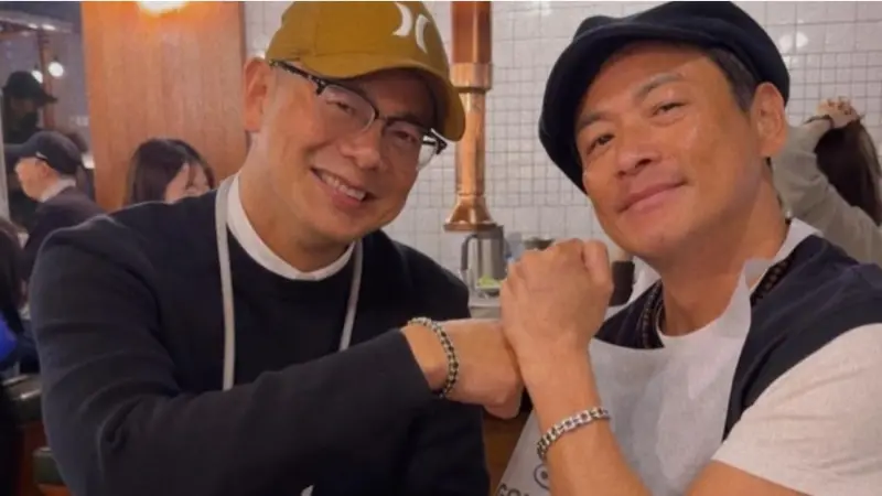 江宏恩罕見合體名廚親弟江振誠！全家聚會照曝光　一家人真的超像