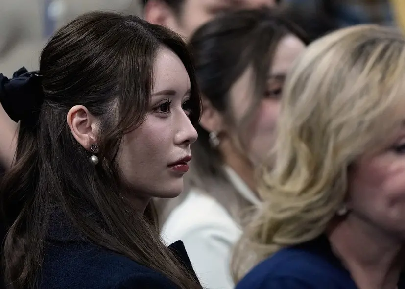 ▲日籍強投今井達也日前與休士頓太空人簽約記者會上，妻子也一併出席，其精緻五官與甜美笑容也受到外界關注，甚至有球迷謠傳是當紅AV女優伊藤舞雪，但後續經證實只是誤傳，妻子僅是一位普通上班族。（圖／美聯社／達志影像）