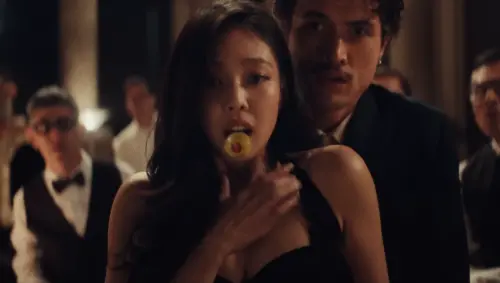 不只抹黑蔡依林是邪教！梁曉珺還控Jennie、Lisa新歌很色帶壞小孩
