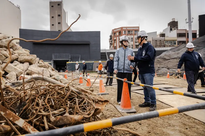 ▲新竹市長高虹安前往視察新竹棒球場改善工程，要求「安全優先、品質到位、依法究責」。（圖／新竹市政府提供）