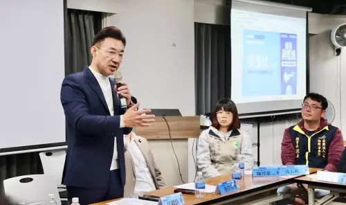 全國熱議營養午餐免費！江啟臣：國人關切公共議題重心已政變
