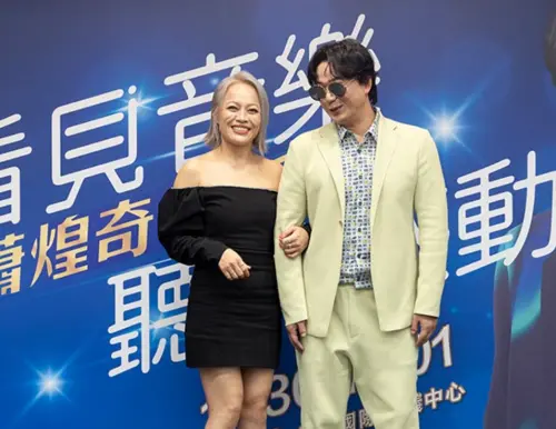 ▲蕭煌奇台上求婚戴愛玲　浪漫喊：妳願意嫁給我嗎（圖／寶吉祥集團提供）