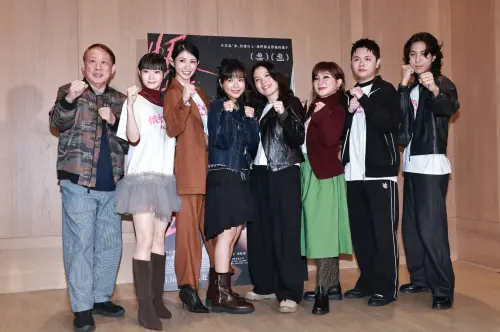 ▲王彩樺（右三）、李千娜（左三）在《恨女的逆襲》變成情敵，其實私下感情不錯。林怡婷（左四）因為這部片入圍金馬獎最佳新演員。（圖／記者吳翊緁攝）