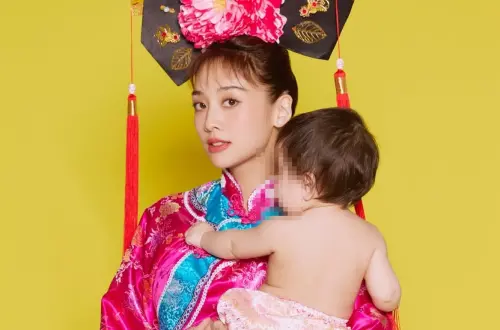 ▲鬼鬼曬女兒1歲萌照！寶寶側臉激似混血兒　她疑在國外借精生子（圖／鬼鬼IG@gemma_811）