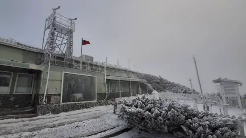 ▲玉山下雪（圖／氣象署玉山氣象站提供）