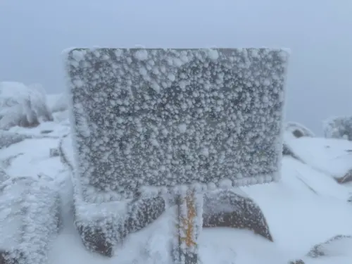 ▲玉山下雪（圖／氣象署玉山氣象站提供）