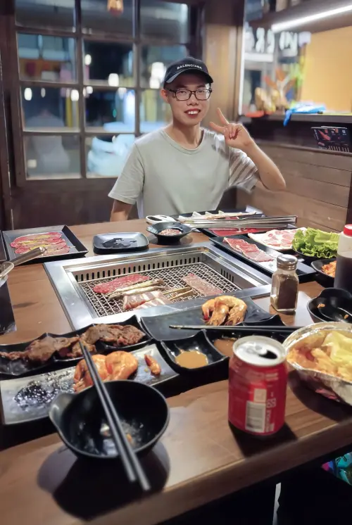 ▲相較於入獄前，鄧佳華出獄後明顯胖一圈。（圖／翻攝自鄧佳華臉書）