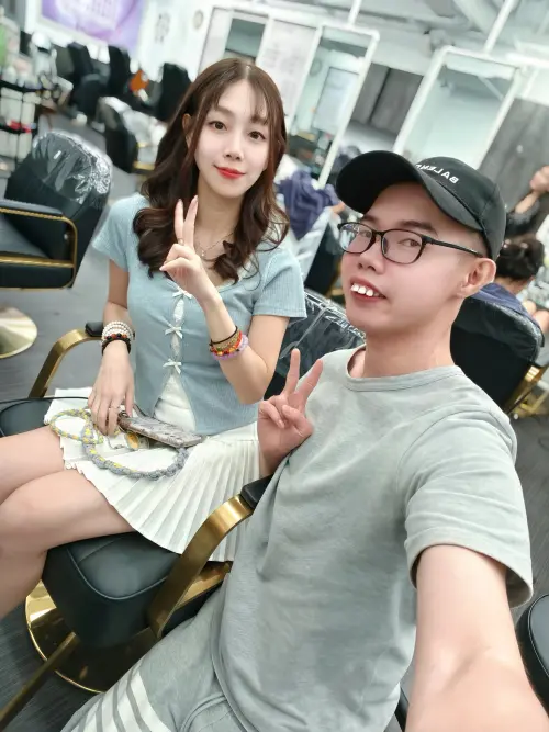 ▲鄧佳華（右）入獄後，網紅前女友簡簡（左）也跑了。（圖／翻攝自鄧佳華臉書）