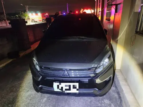 ▲台中一名63歲男子遭困車門牆縫中身亡。（圖／民眾提供）