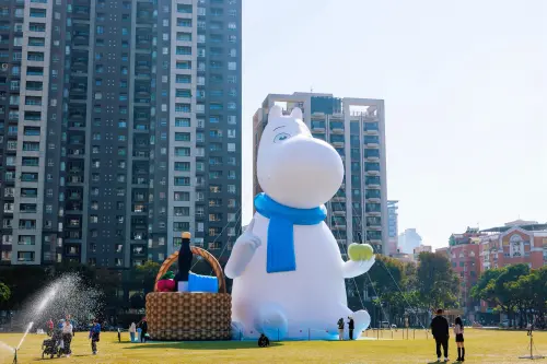 是河馬還是快龍？ 全球最大21米姆明現身台中超萌
