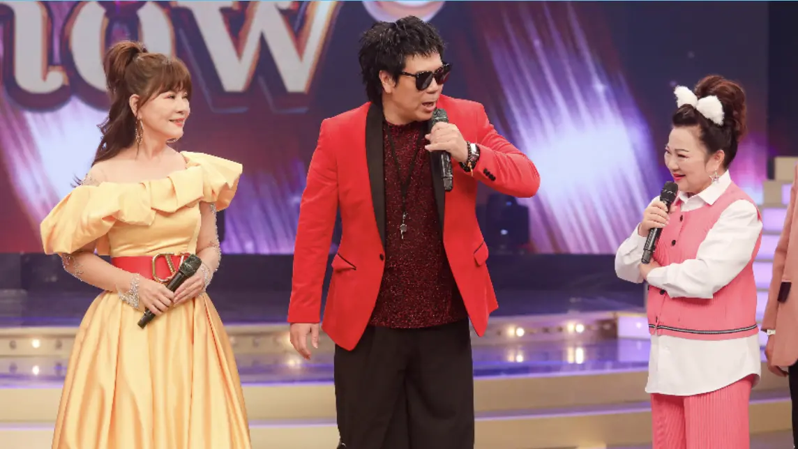 ▲資深藝人曹西平上月29日過世，藝人白冰冰（右）節目《超級冰冰Show》哀悼，並請來龍千玉（左）、邵大倫（中）致敬對方，「我們沒想到會發生這樣的事情，很令人遺憾，希望大家永遠記得他！」（圖／民視提供