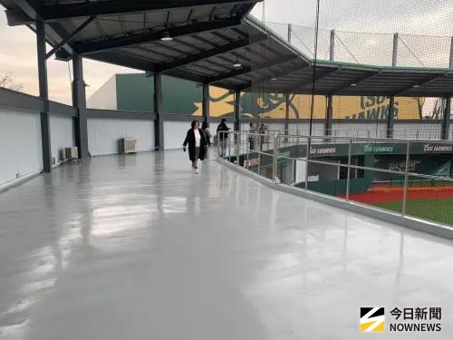 ▲台鋼雄鷹「皇鷹學院」開箱。（圖／記者陳柏翰攝）