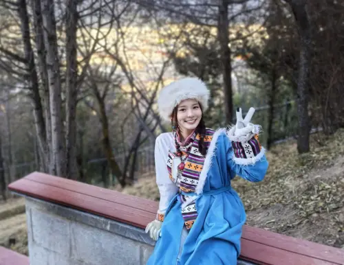 林莎接下《大陸尋奇》主持棒！登海拔4千公尺錄外景　吐最大考驗
