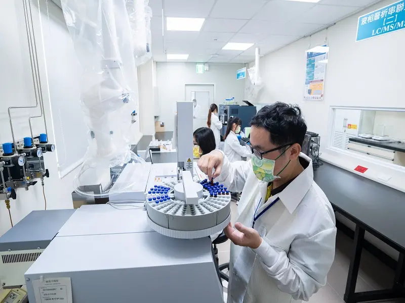 ▲屏東縣檢驗中心是全縣唯一通過依托咪酯與尿液檢驗認證。（圖／屏東縣府提供）