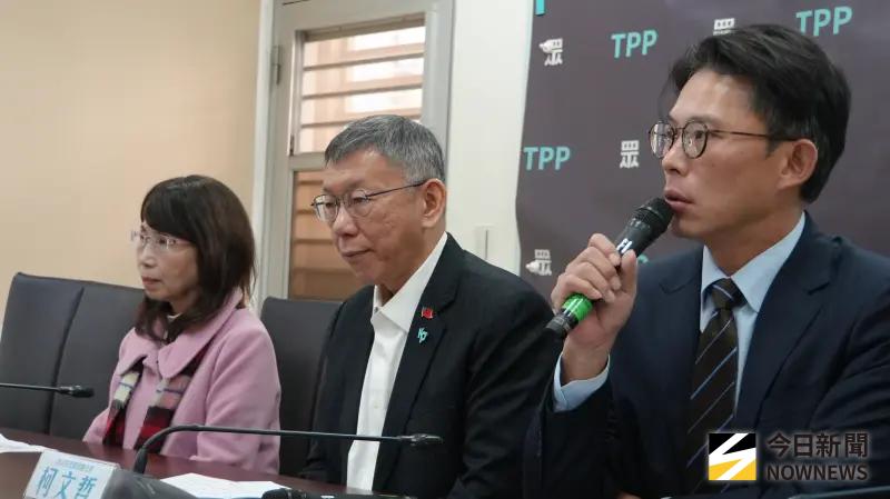 ▲民眾黨前主席柯文哲（中）拜會立法院韓國瑜院長，之後與民眾黨主席黃國昌（右）、幹事長陳昭姿一同在黨團舉行記者會。（圖／記者呂炯昌攝，2026.01.09）