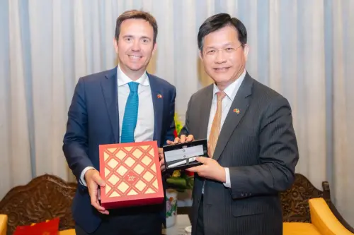 半年見義國政要3次！林佳龍：台義不只拚晶片「這行為也神同步」
