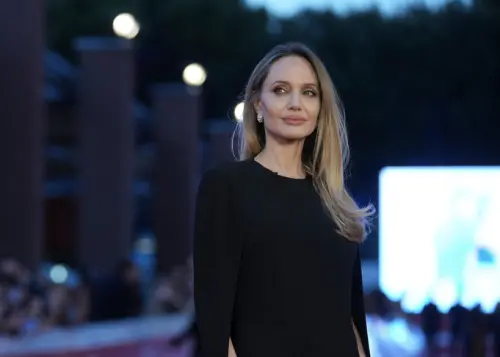 裘莉身體健康亮紅燈？比大家想像的病更重　小孩憂心輪流陪伴媽媽
