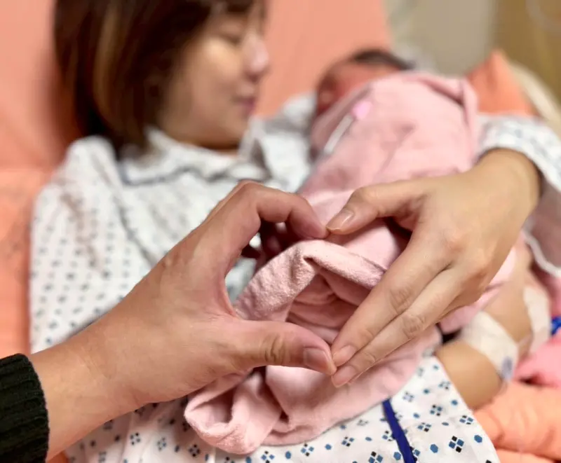 ▲北市議員黃瀞瑩平安生下小孩。（圖／翻攝自黃瀞瑩臉書）