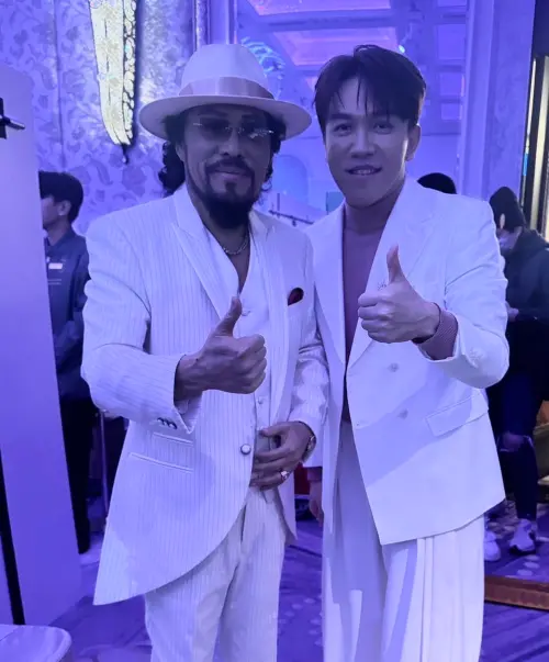 ▲許志豪（右）和大前輩張菲合影。（圖／許志豪臉書）