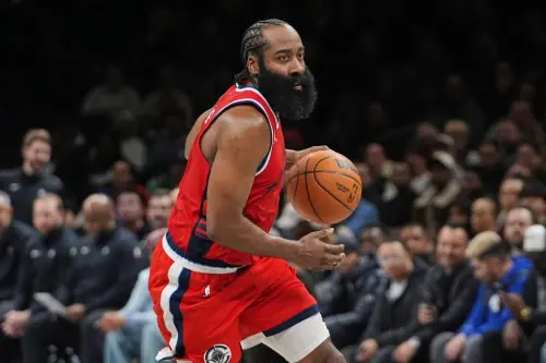 ▲洛杉磯快艇在球星哈登（James Harden）與雷納德（Kawhi Leonard）雙核聯手發威下，快艇以121：105完勝籃網。（圖／美聯社／達志影像）