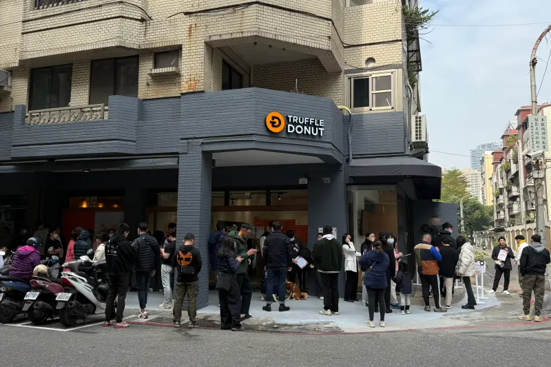日本生甜甜圈Truffle Donut來台爆人潮！今起數量3倍 排隊規則曝
