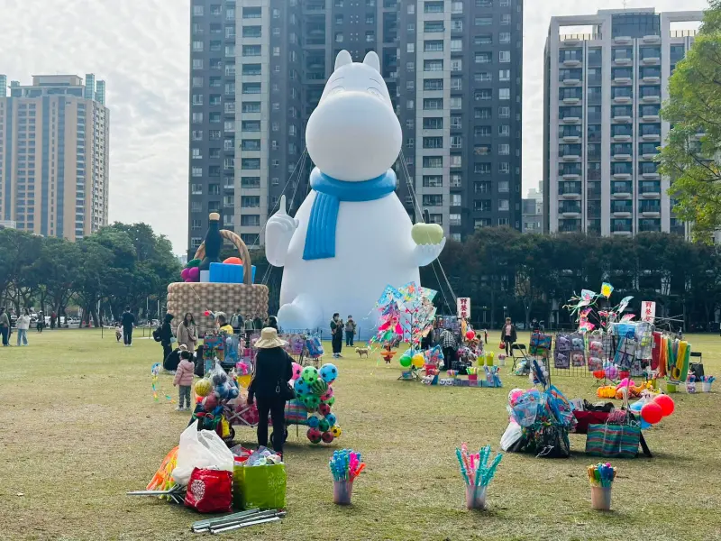 拍「姆明」變拍香腸攤　議員批這就台中美學？