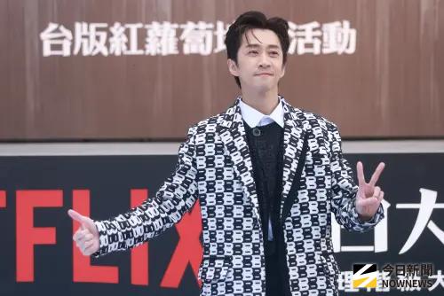 ▲陳漢典（如圖）今（10）日出席活動，提及先前他和太太Lulu搭星宇航空出國拍照，有旅客抱怨被禁止使用廁所，質疑航空公司給他們夫妻倆特權，他無奈表示，對這件事情完全不知情。（圖／記者葉政勳攝影）