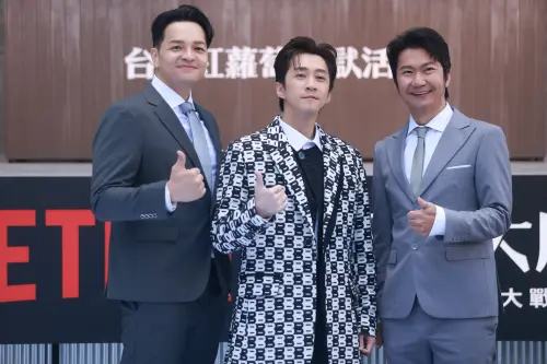 ▲陳漢典（中）今天出席《黑白大廚》活動，作為即將舉辦婚宴的新郎倌，他看起來相當神清氣爽。（圖／記者葉政勳攝影）