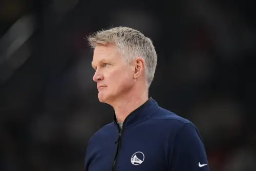 ▲金州勇士主帥科爾（Steve Kerr）也透露自己現在絕口不提失誤，只用「打出一壘安打」來提醒球員要保持穩健。（圖／美聯社／達志影像）