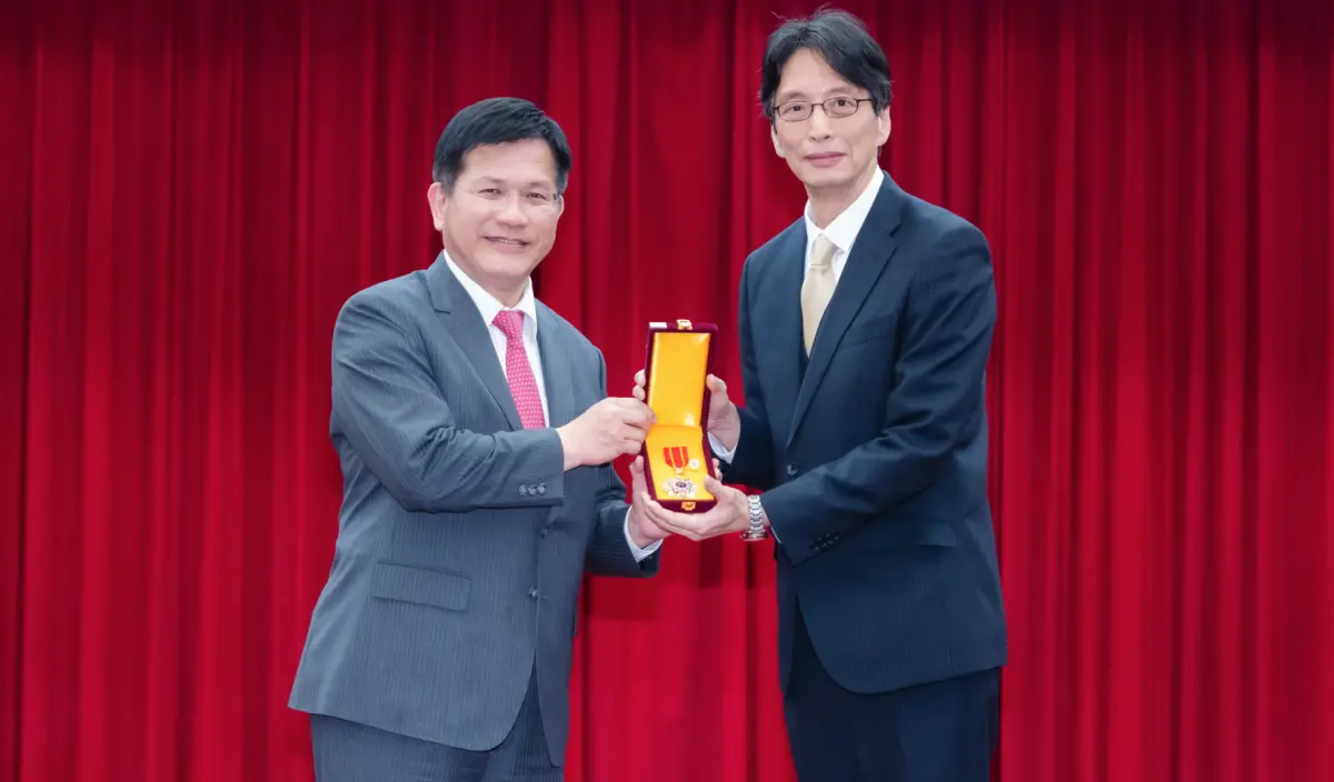 ▲外交部長林佳龍今（10）日向長年為國付出、即將榮退的資深同仁，以及持續在第一線奮鬥的外交尖兵致上誠摯謝意。（圖／取自林佳龍FB）