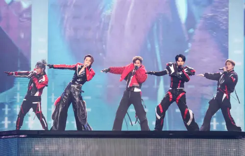 ▲Energy《All IN全面進擊》演唱會今（10）日晚間在台北小巨蛋演出，尾聲時坤達（左2）提及閃兵案心情，他感謝歌迷接住他，也感謝太太柯佳嬿，今天正好她生日。（圖／相信音樂提供）