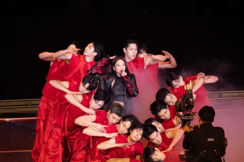 ▲▼Jennie一連帶來《Filter》、《Damn Right》以及個人代表作《like JENNIE》，全場嗨翻。（圖／讀者提供）