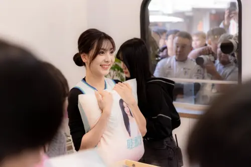 ▲壓軸登場的睦那京、崔洪邏與李素敏風格各異，其中睦那京一登場就以活潑直爽的個性圈粉無數。（圖／CHEER UP提供）