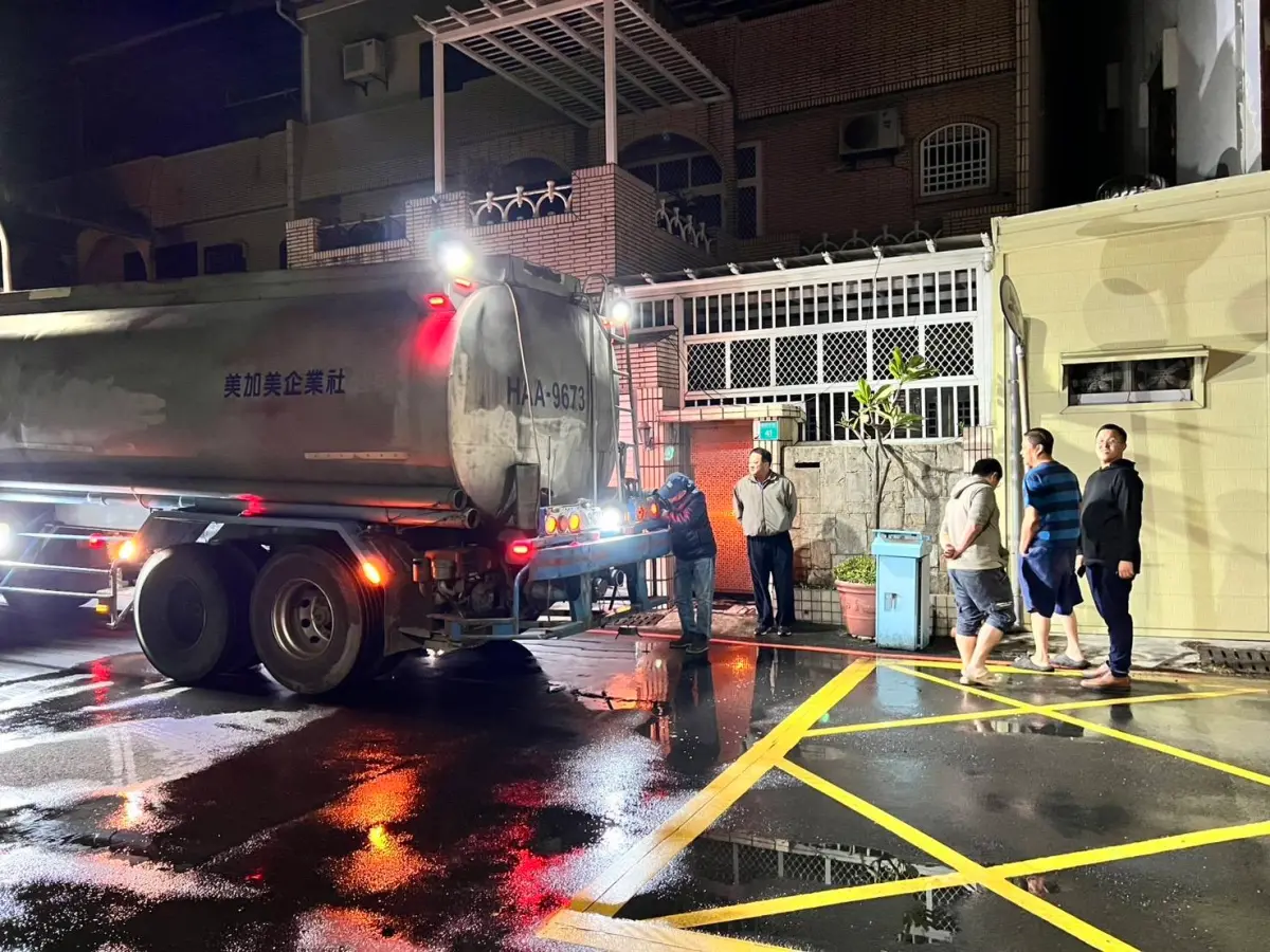 ▲ 國際馬拉松選手住宿酒店缺水，南市府介入協調水車供水解危機。（圖／翻攝畫面）