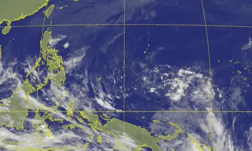 ▲菲律賓東方海面處於大低壓帶，內部有雲系正在逐漸整合，周五、周六熱帶性低氣壓、颱風有機會生成。（圖／中央氣象署cwa.gov.tw）