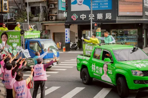 延續鳳山造勢氣勢　林岱樺車掃喊話：把承諾做成制度
