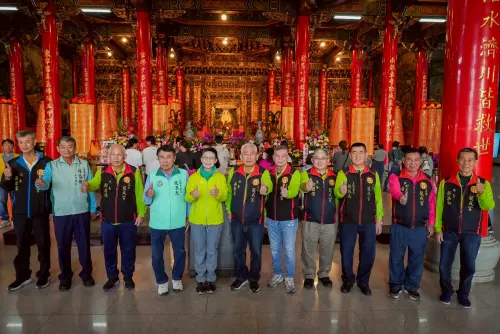 ▲林岱樺向支持者喊話：「我回到鳳山，不是來寒暄，是來解題。」（圖／民進黨高雄市長參選林岱樺辦公室提供）