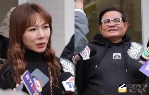 ▲佩甄（左）、許效舜（右）在今日陸續現身曹西平靈堂弔唁。（圖／記者嚴俊強攝）